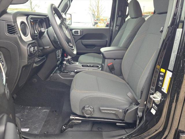 Photo of 2025 Black Clearcoat Jeep Gladiator