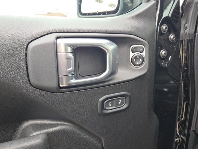 Photo of 2025 Black Clearcoat Jeep Gladiator