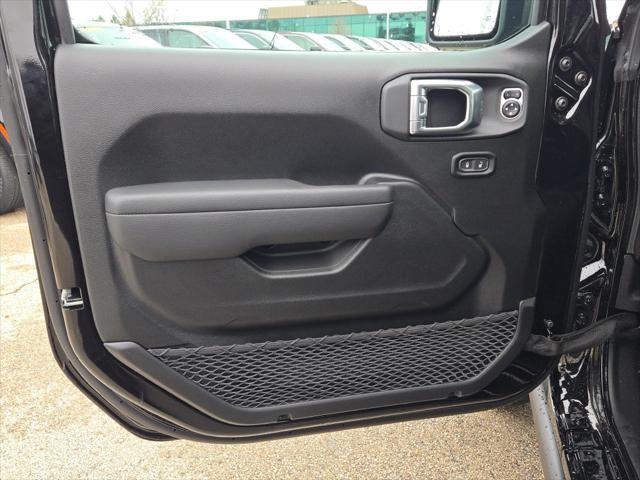Photo of 2025 Black Clearcoat Jeep Gladiator