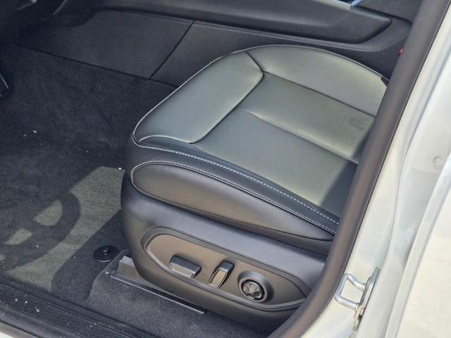 Photo of 2025 Bright White Clearcoat Jeep Grand Cherokee