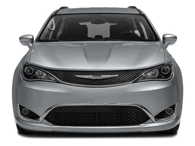 Photo of 2018 Brilliant Black Crystal Pearlcoat Chrysler Pacifica