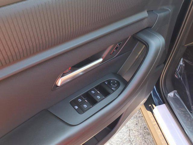 Photo of 2025 Deep Crystal Blue Mica Mazda CX-90