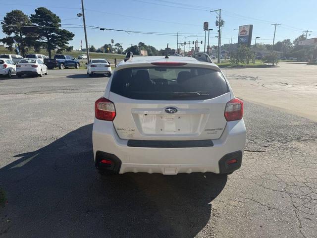 Photo of 2016 White Subaru Crosstrek