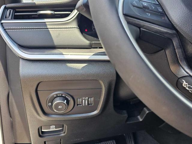 Photo of 2024 Bright White Clearcoat Jeep Grand Cherokee L