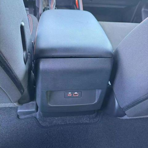 Photo of 2023 White Nissan Frontier