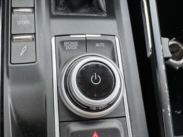 Photo of 2023 Bianco Maserati Levante