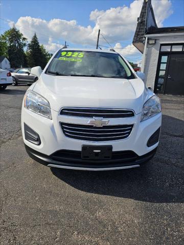 Photo of 2015 Summit White Chevrolet Trax