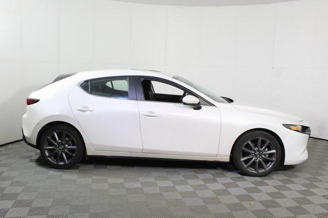 Photo of 2023 Snowflake White Pearl Mica Mazda Mazda3