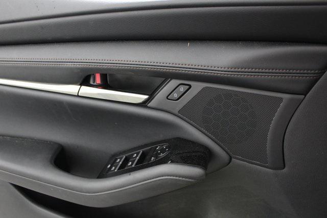 Photo of 2023 Snowflake White Pearl Mica Mazda Mazda3