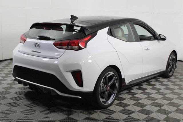 Photo of 2019 Chalk White w/Black Roof Hyundai Veloster