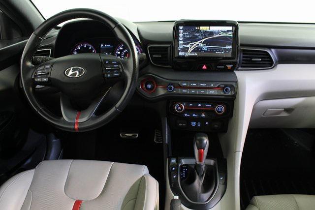 Photo of 2019 Chalk White w/Black Roof Hyundai Veloster