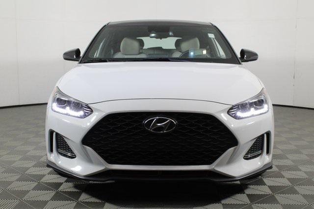 Photo of 2019 Chalk White w/Black Roof Hyundai Veloster