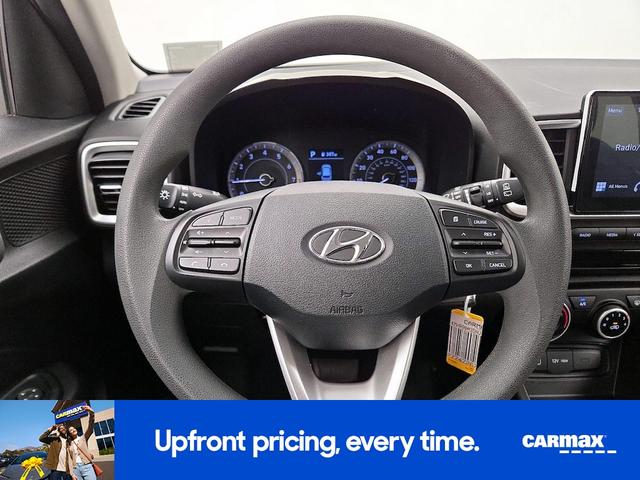 Photo of 2022 Black Hyundai VENUE