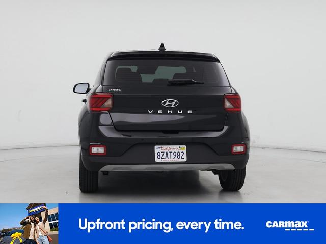 Photo of 2022 Black Hyundai VENUE