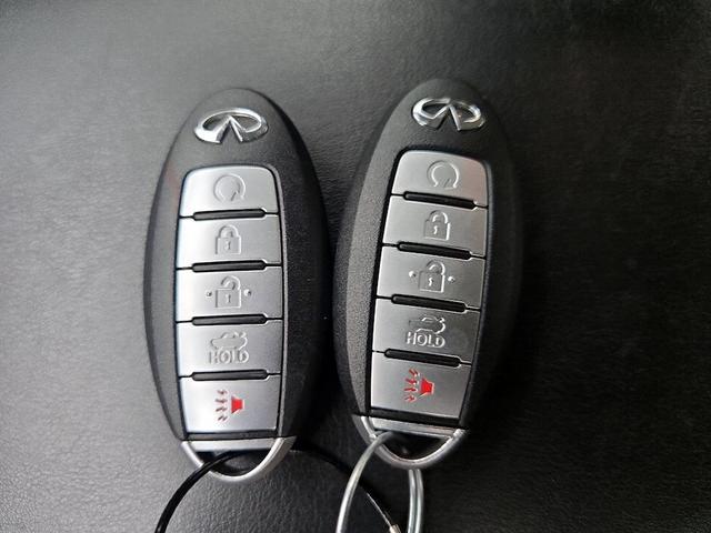 Photo of 2018 Silver INFINITI Q50