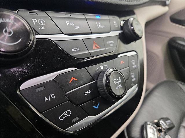 Photo of 2018 Burgundy Chrysler Pacifica Hybrid