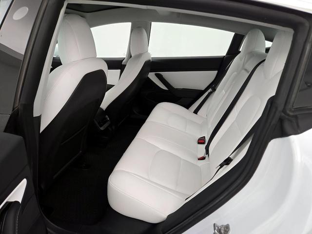 Photo of 2020 White Tesla Model 3