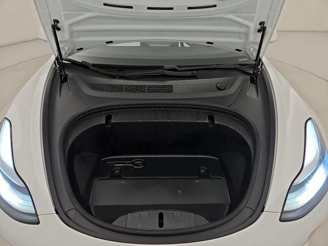 Photo of 2020 White Tesla Model 3