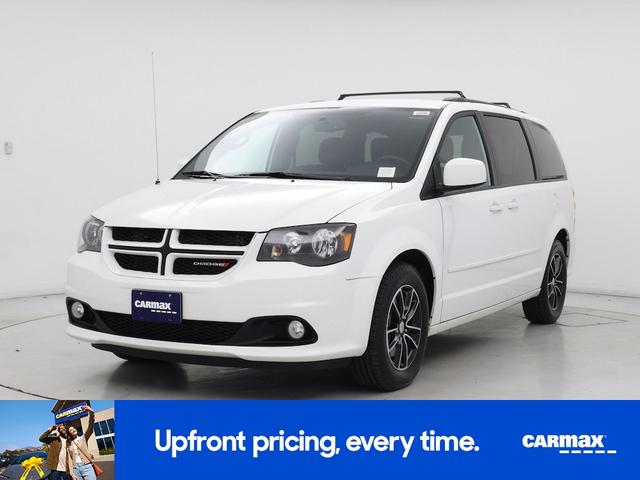 Photo of 2017 White Dodge Grand Caravan
