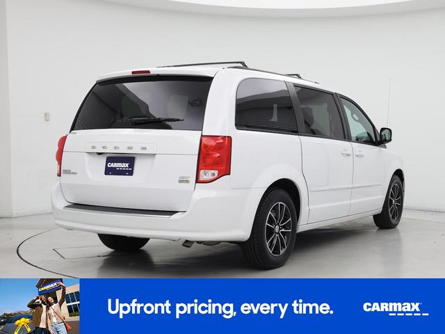Photo of 2017 White Dodge Grand Caravan