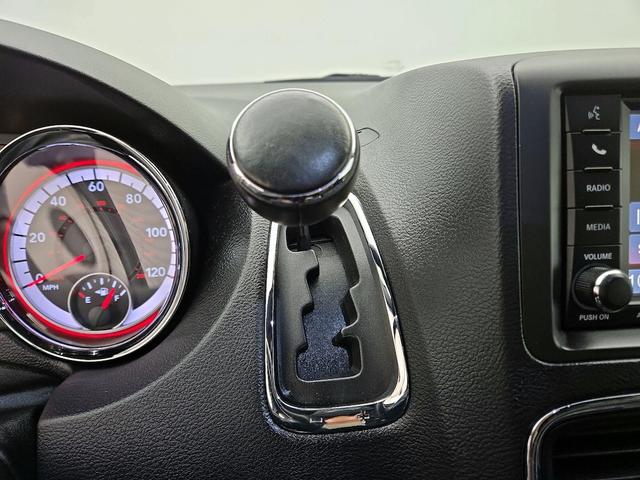 Photo of 2017 White Dodge Grand Caravan