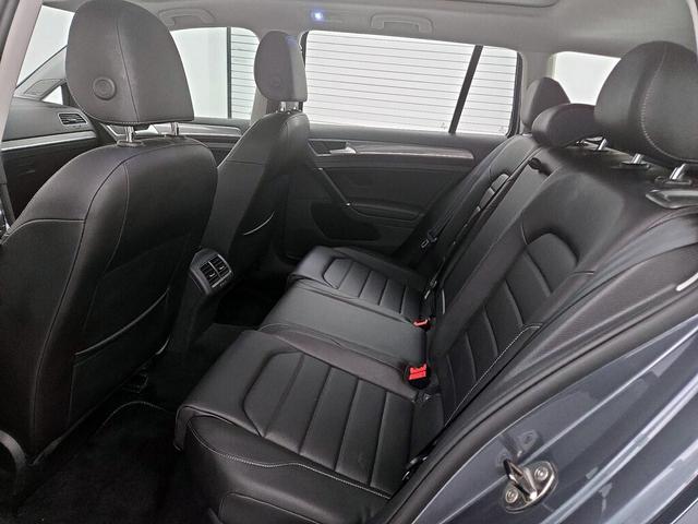 Photo of 2017 Gray Volkswagen Golf Alltrack