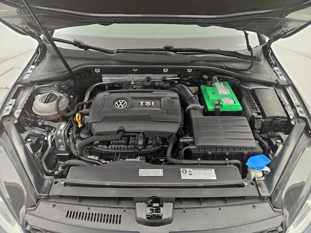 Photo of 2017 Gray Volkswagen Golf Alltrack
