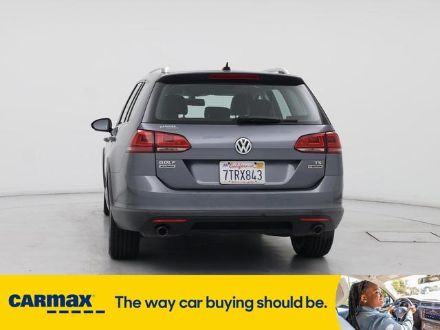 Photo of 2017 Gray Volkswagen Golf Alltrack