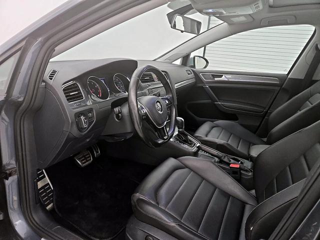 Photo of 2017 Gray Volkswagen Golf Alltrack