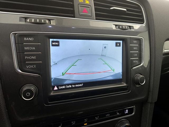 Photo of 2017 Gray Volkswagen Golf Alltrack