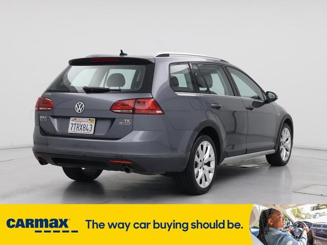 Photo of 2017 Gray Volkswagen Golf Alltrack