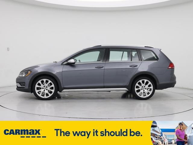 Photo of 2017 Gray Volkswagen Golf Alltrack