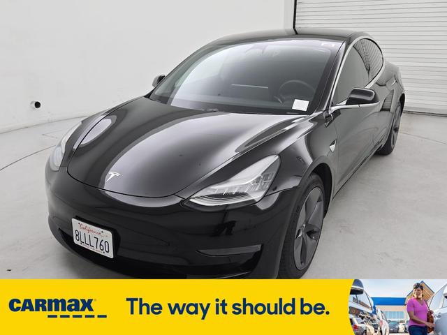 Photo of 2019 Black Tesla Model 3