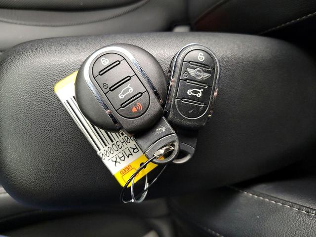Photo of 2017 Gray MINI Convertible