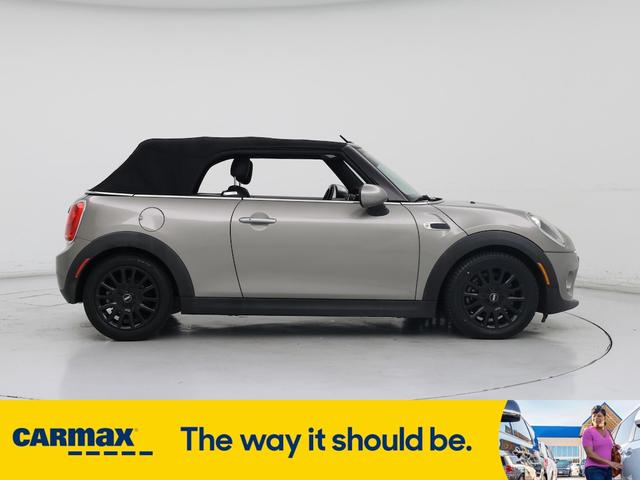 Photo of 2017 Gray MINI Convertible