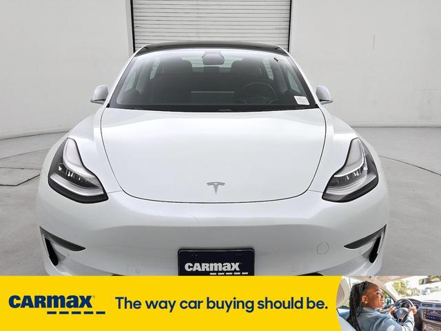 Photo of 2020 White Tesla Model 3