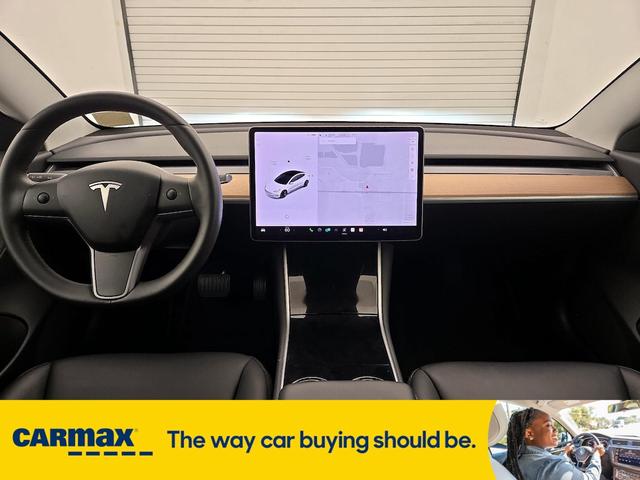 Photo of 2020 White Tesla Model 3