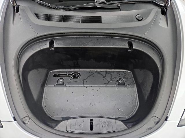 Photo of 2020 White Tesla Model 3