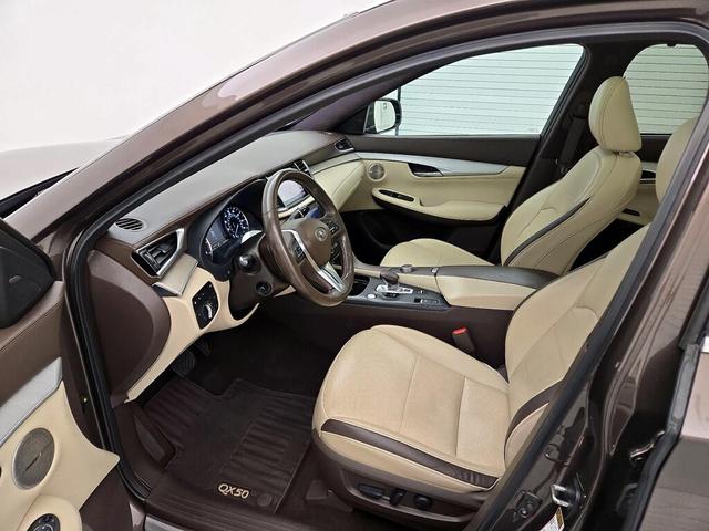 Photo of 2019 Brown INFINITI QX50
