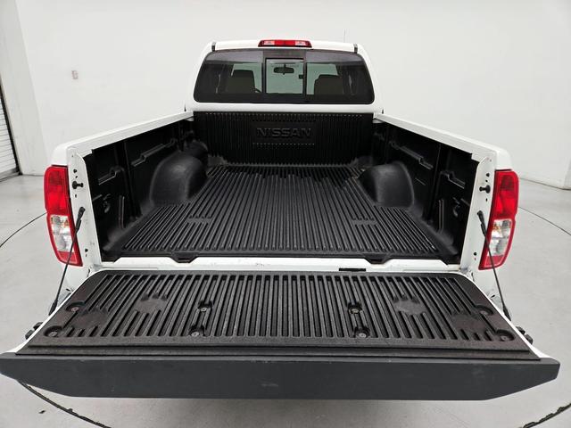 Photo of 2017 White Nissan Frontier