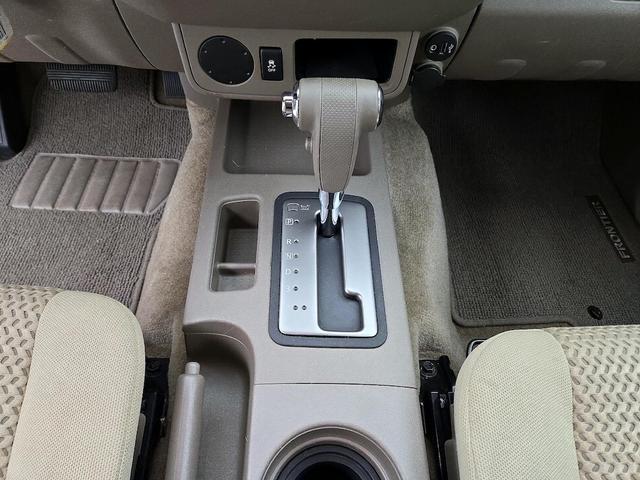 Photo of 2017 White Nissan Frontier
