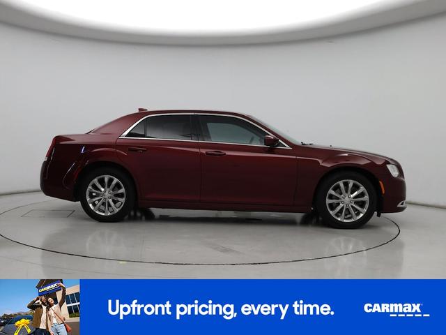 Photo of 2019 Red Chrysler 300