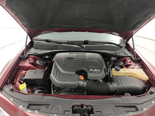 Photo of 2019 Red Chrysler 300