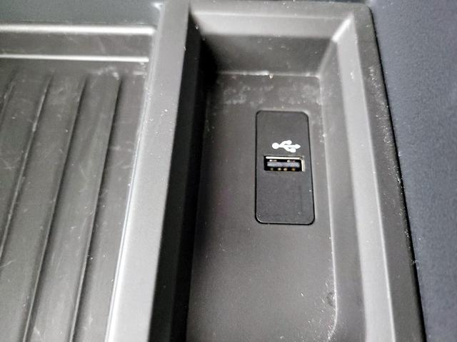 Photo of 2018 Black BMW 320