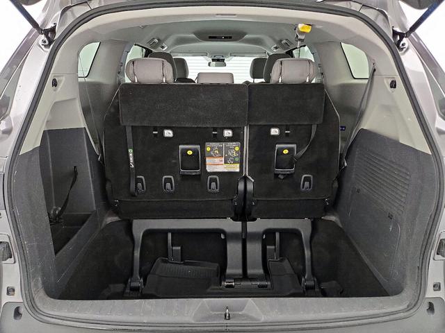 Photo of 2021 Gray Toyota Sienna