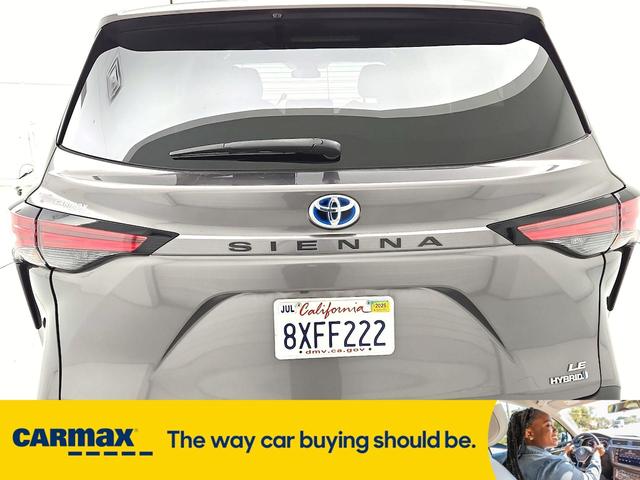 Photo of 2021 Gray Toyota Sienna