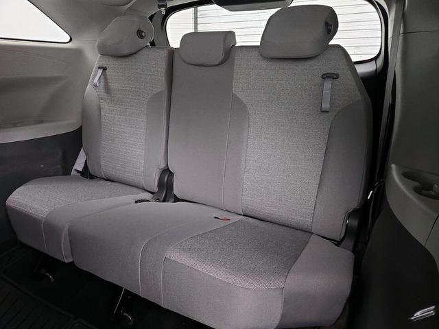 Photo of 2021 Gray Toyota Sienna