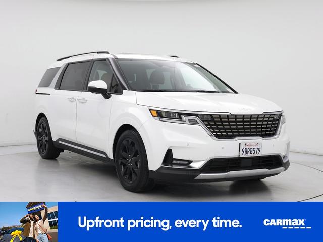 Photo of 2022 White Kia Carnival