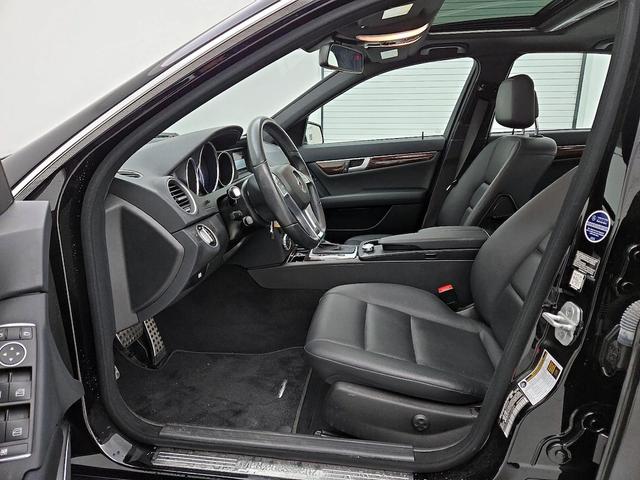 Photo of 2014 Black Mercedes-Benz C-Class
