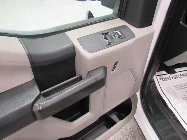 Photo of 2017 Oxford White Ford F-250